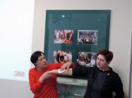 Безопасность пациента: Роль современных адгезивов в медицинской практике